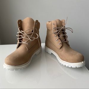 🚫 SOLD🚫 Timberland Boots 7